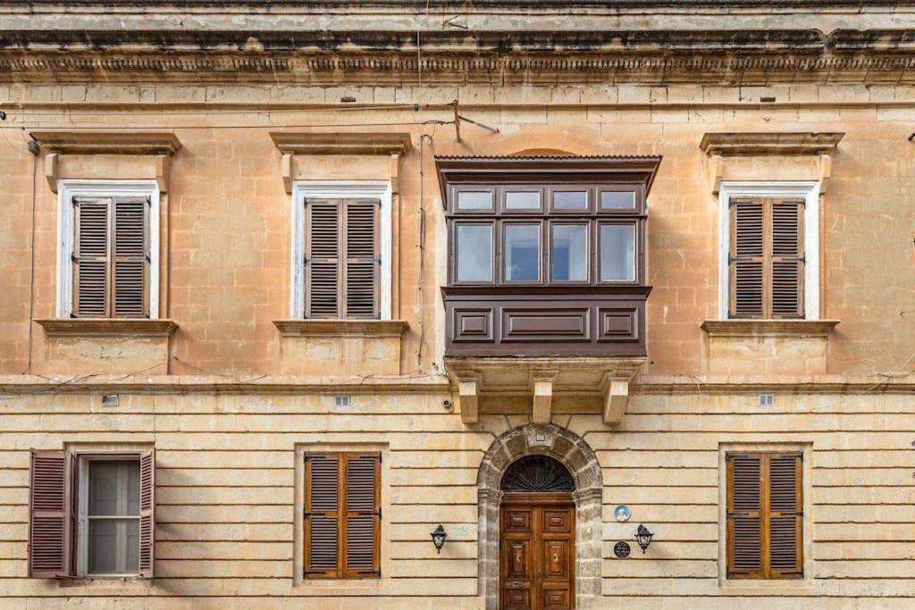 Spacious 4-Bedrooms Townhouse In Tas-Сліма Екстер'єр фото