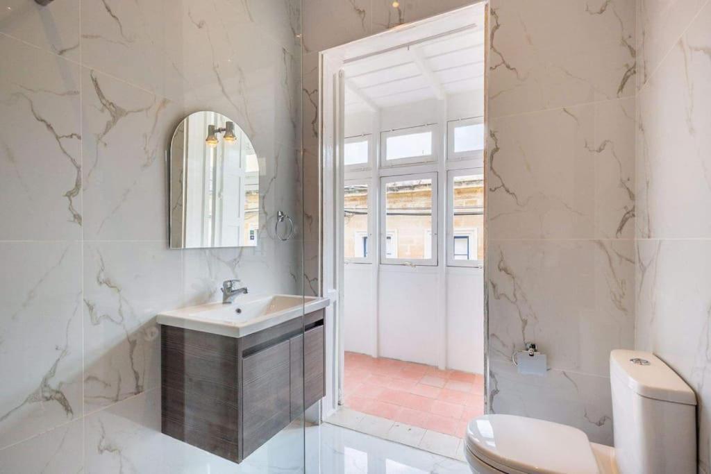Spacious 4-Bedrooms Townhouse In Tas-Сліма Екстер'єр фото