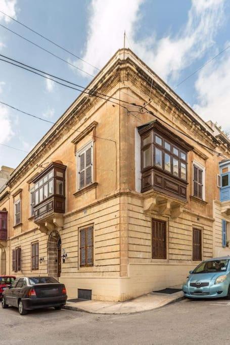 Spacious 4-Bedrooms Townhouse In Tas-Сліма Екстер'єр фото
